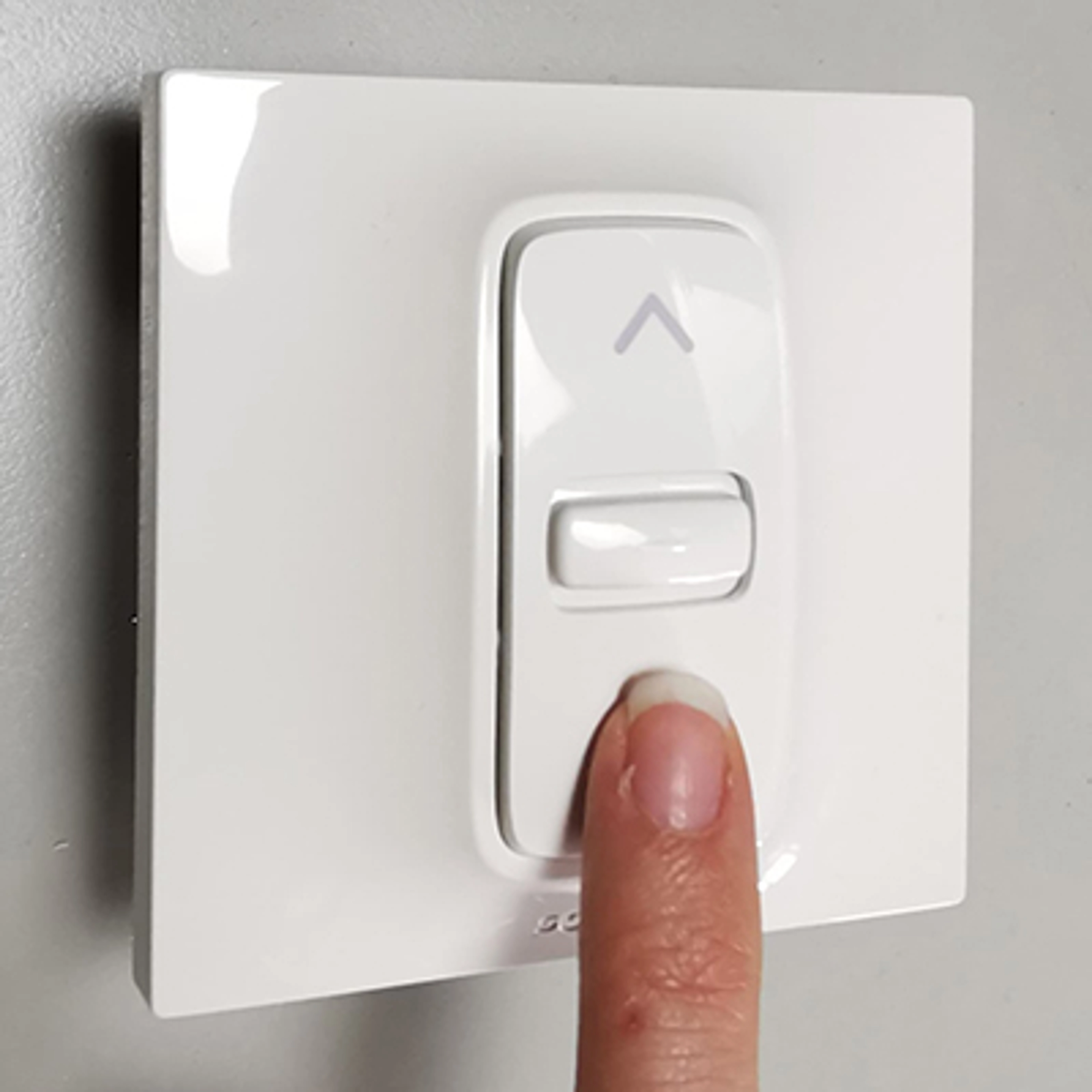 Comment brancher un interrupteur de volet roulant ?