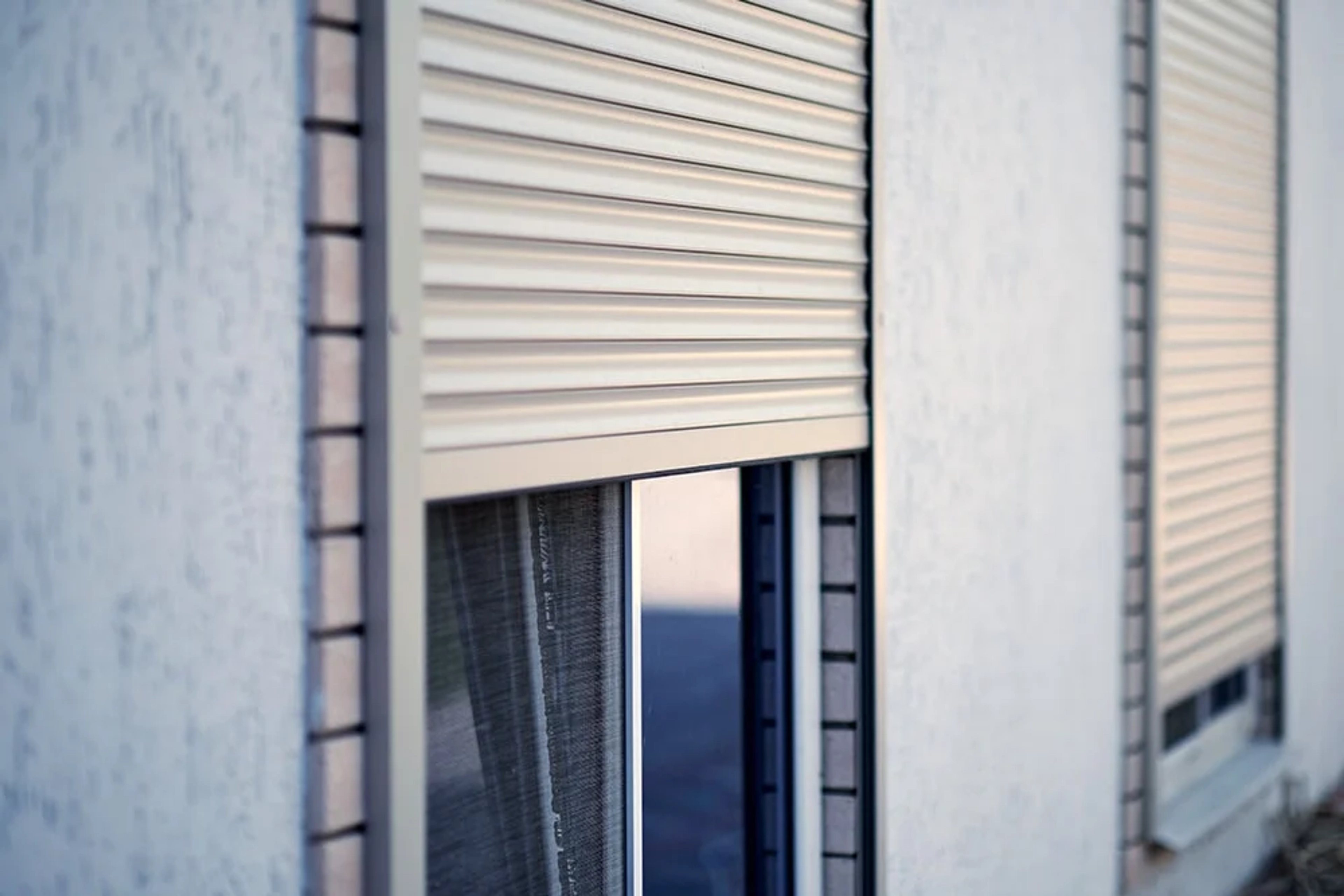 Volet roulant manuel ou électrique : que choisir ?