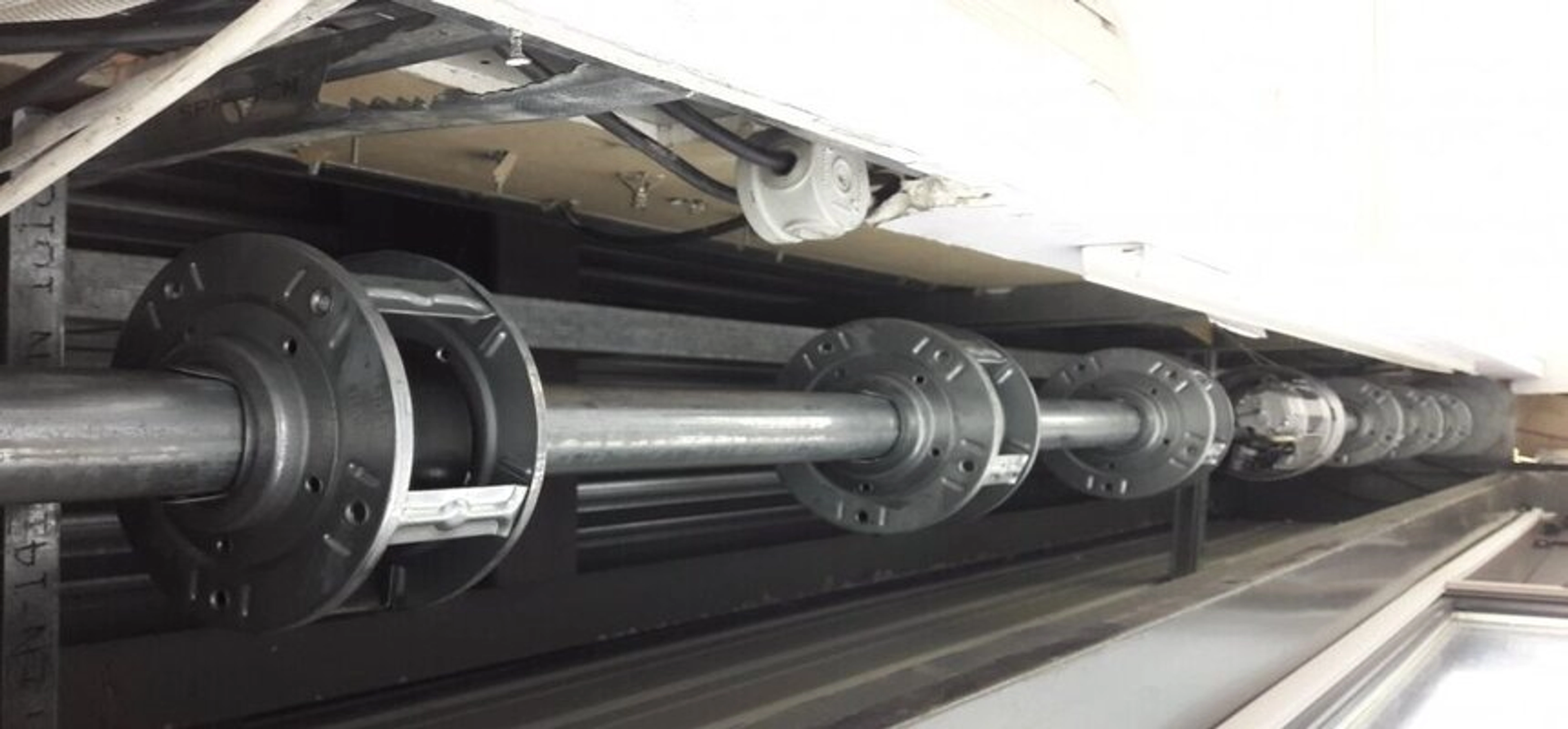 Comment remplacer un ressort de rideau métallique ?