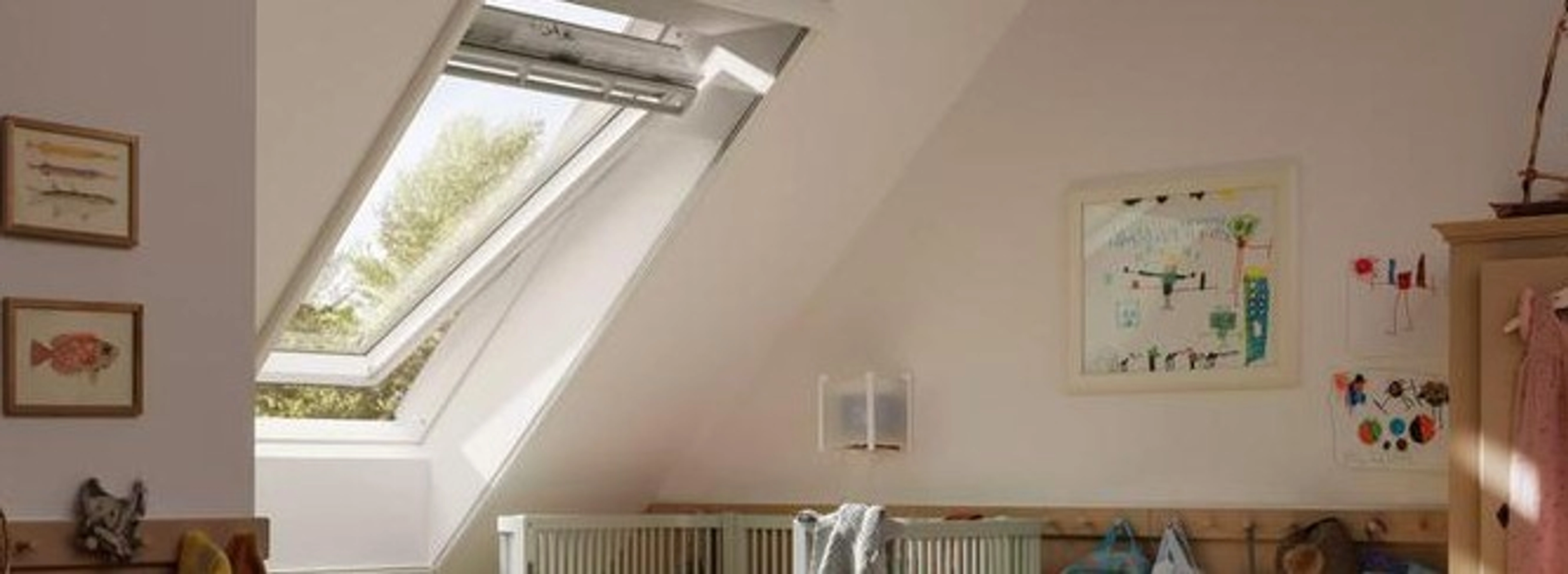 Moustiquaire devant ou derrière volet roulant : que choisir pour une protection efficace ?