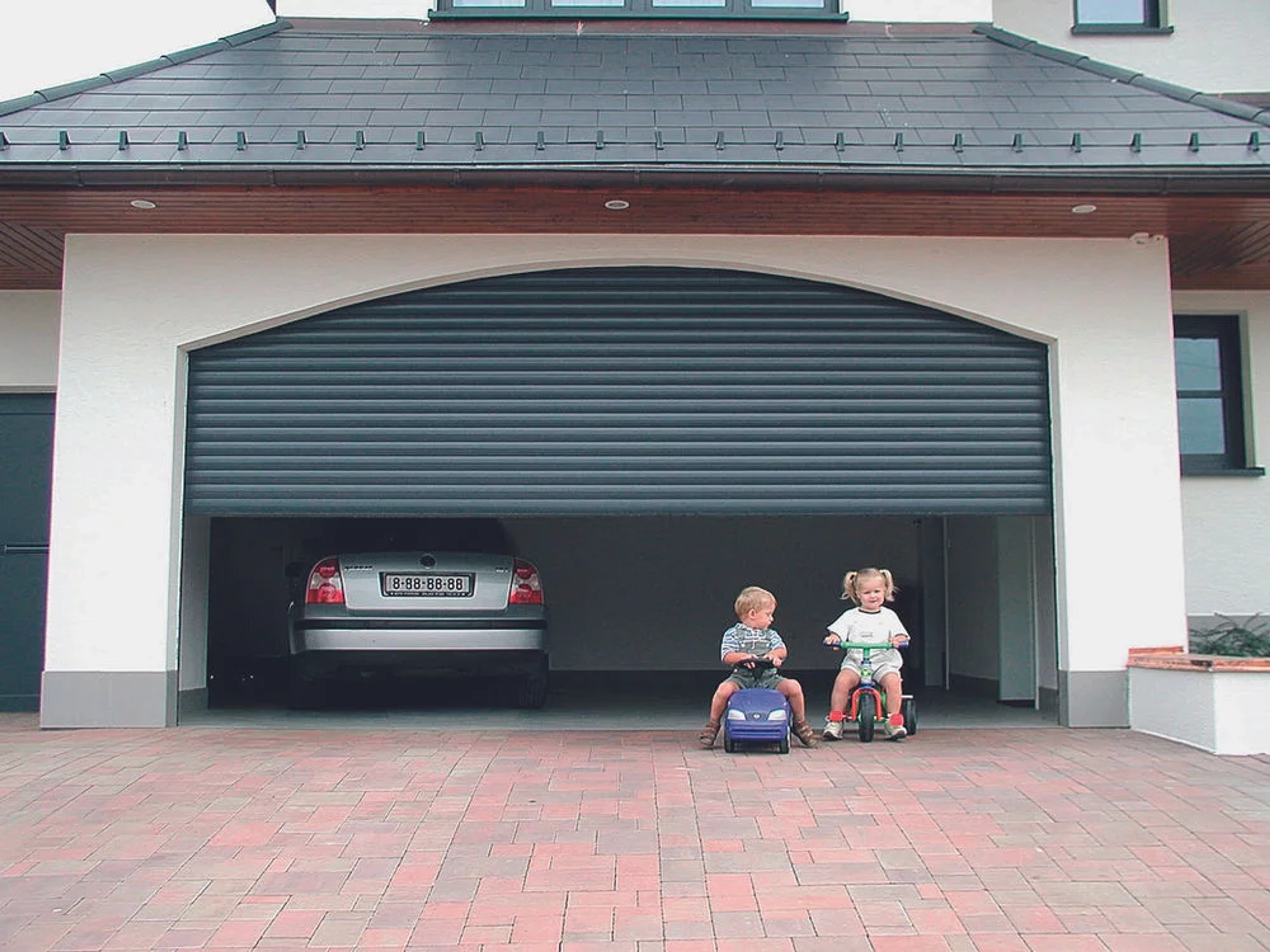 Comment isoler une porte de garage enroulable ?