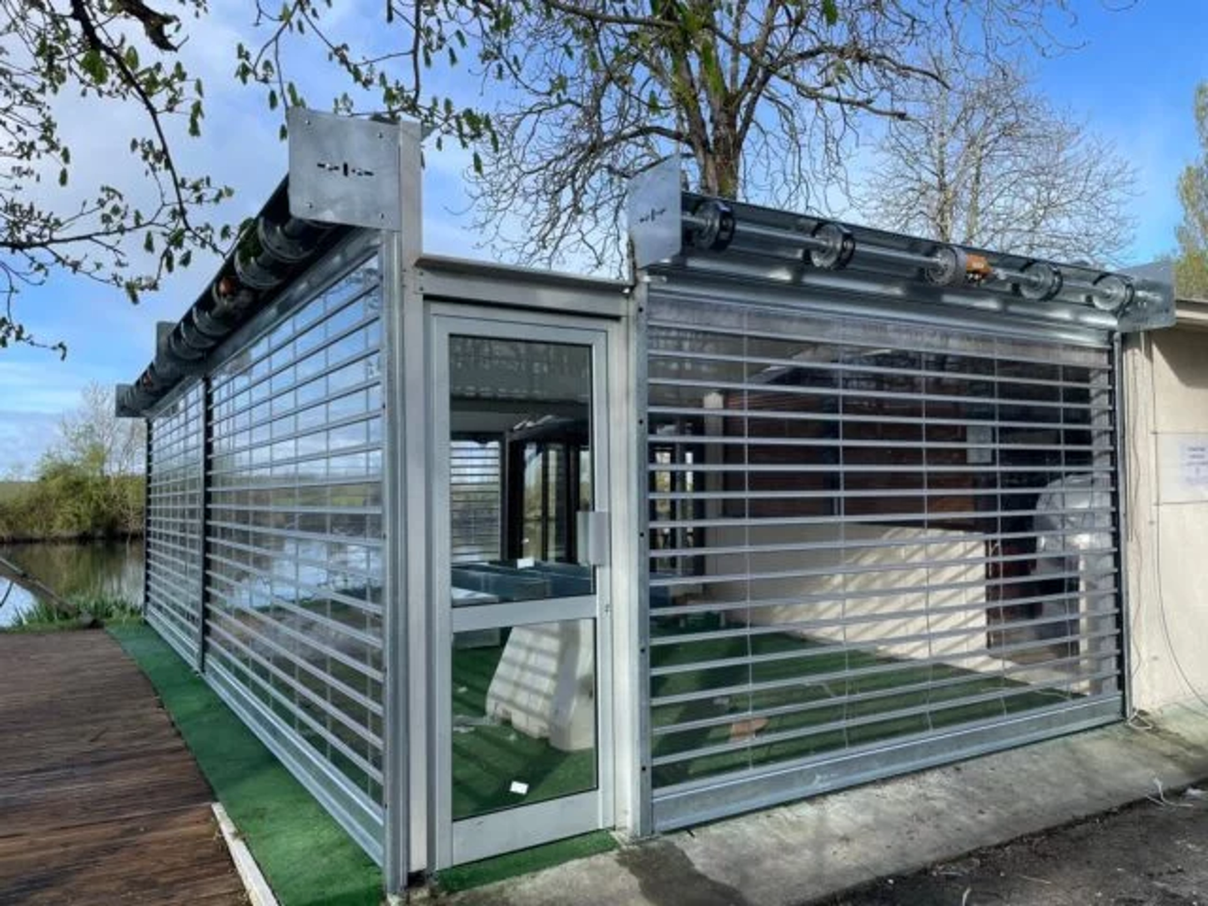 Bruit du rideau métallique, comment réagit-on?