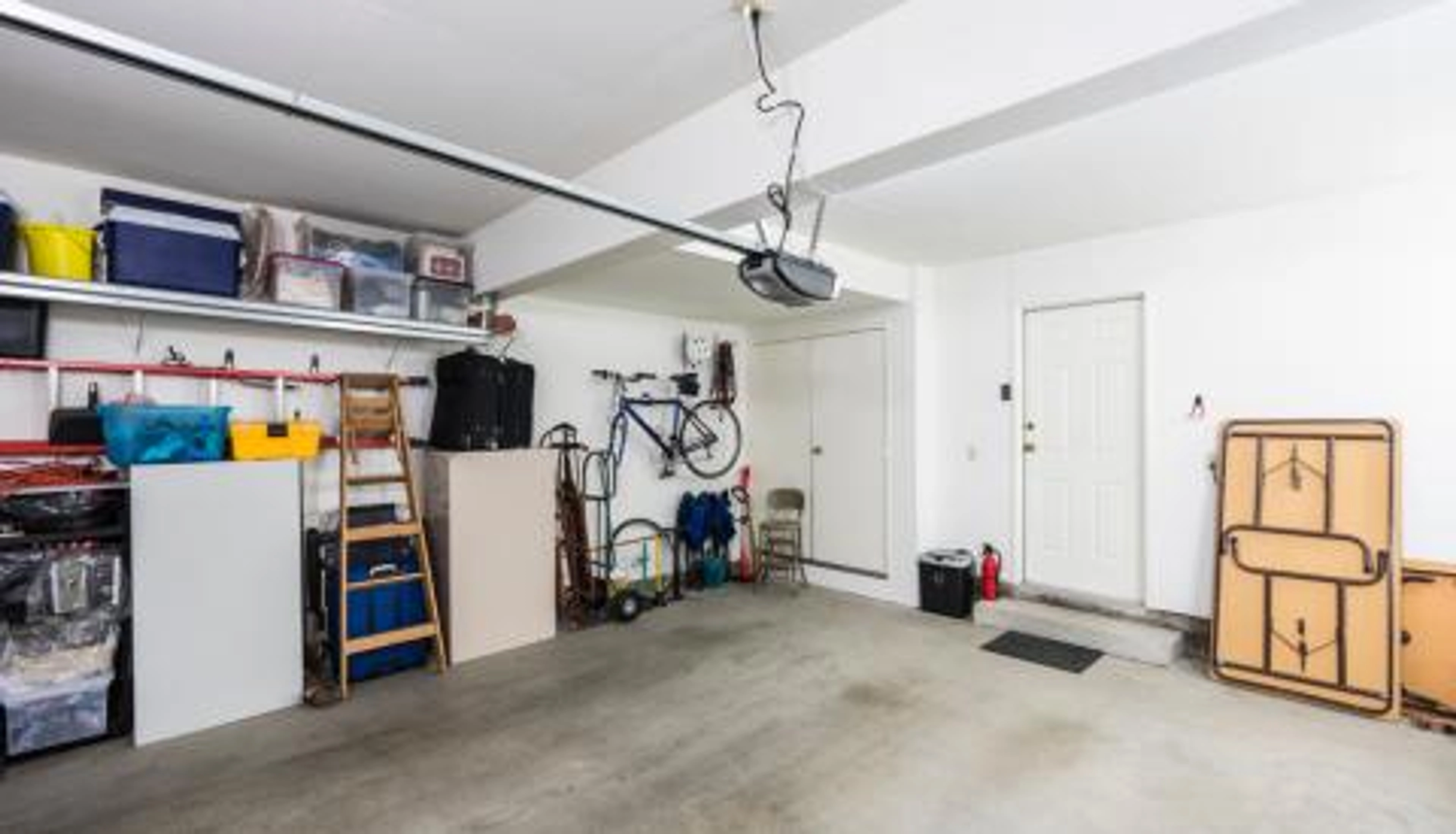 Entre garage et maison: quelle porte choisir?