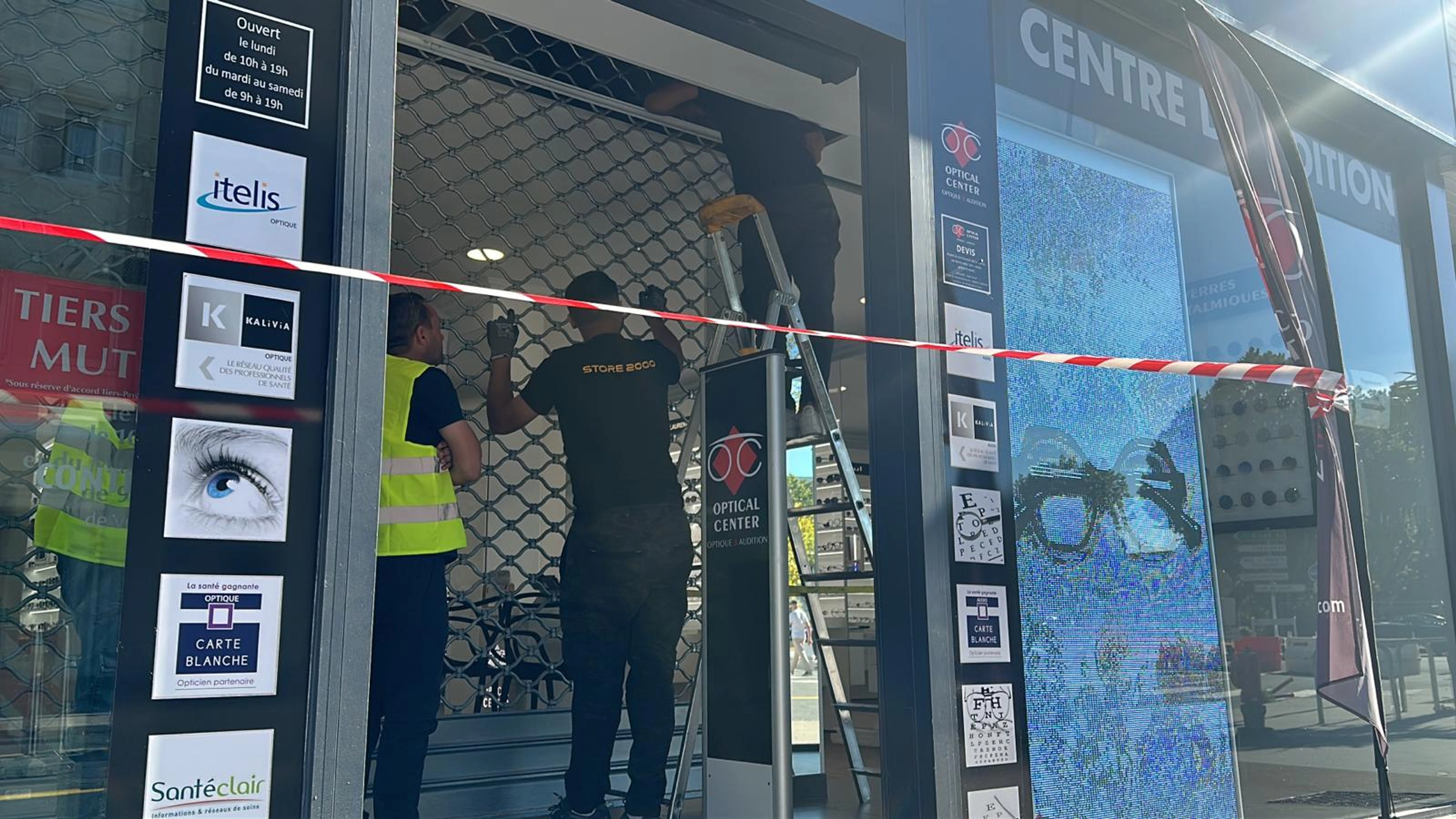 Montage rideau métallique