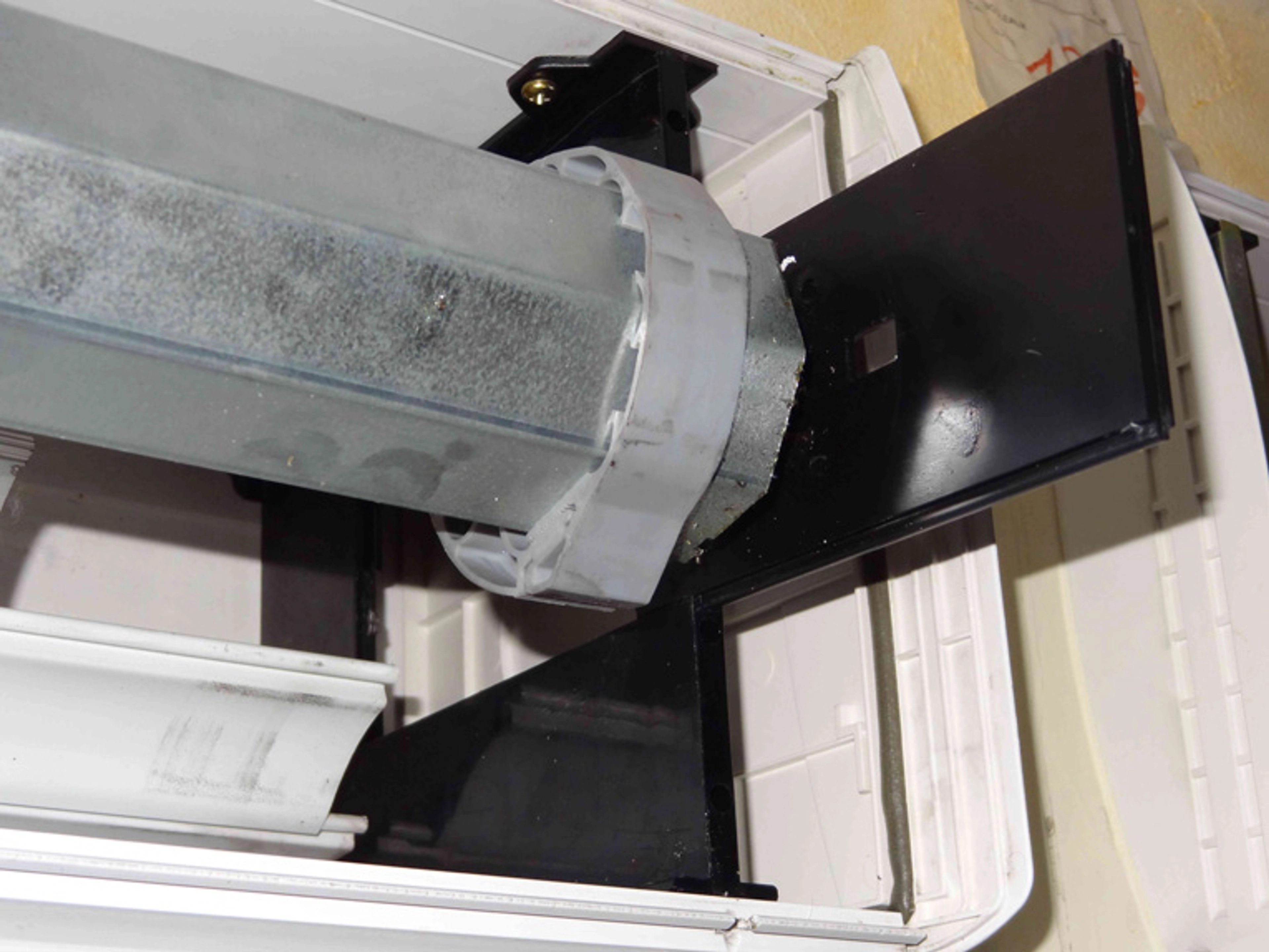 Changement moteur volet roulant locataire ou propriétaire : que dit la loi ?