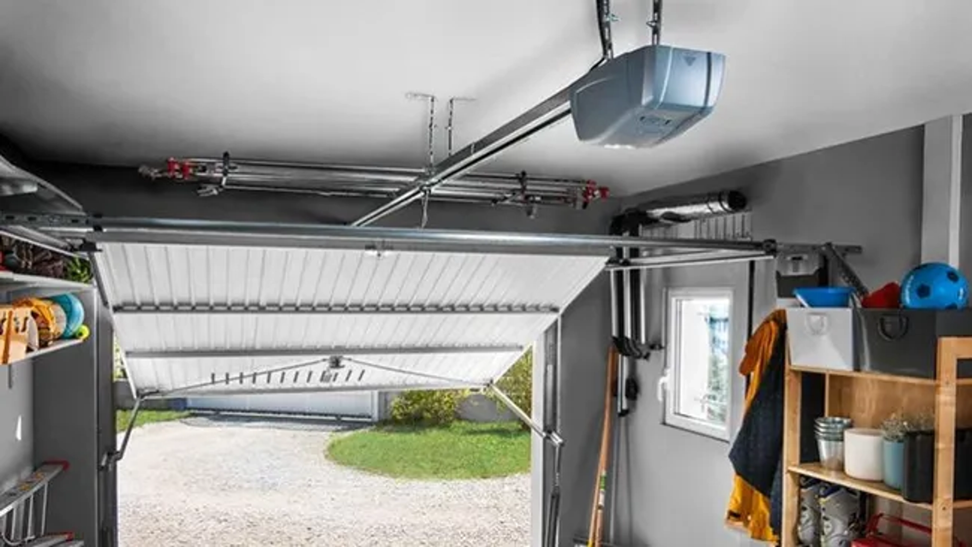 Problème porte de garage sectionnelle motorisée : que faire ?