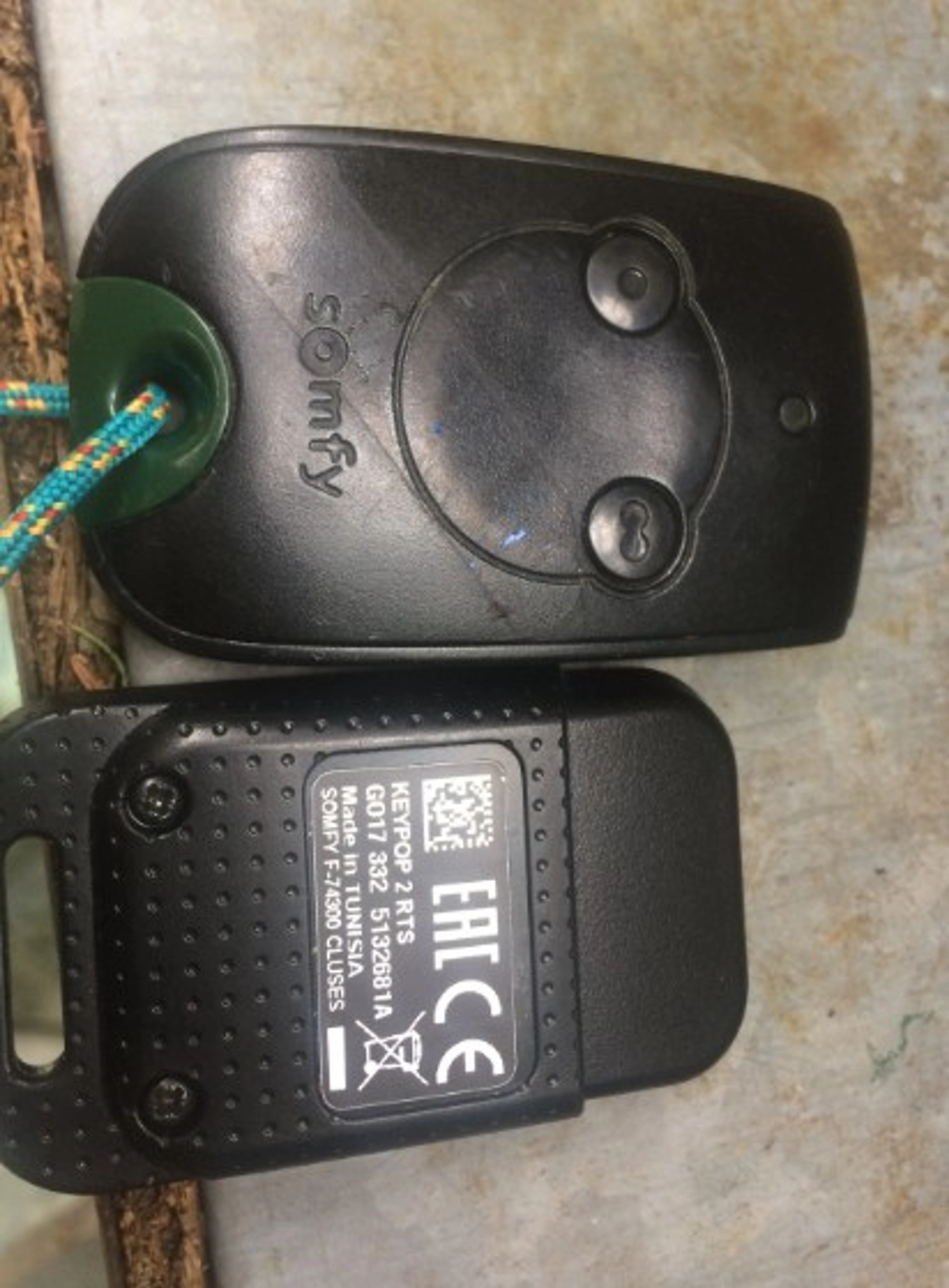 Comment changer pile télécommande Somfy volet roulant ?