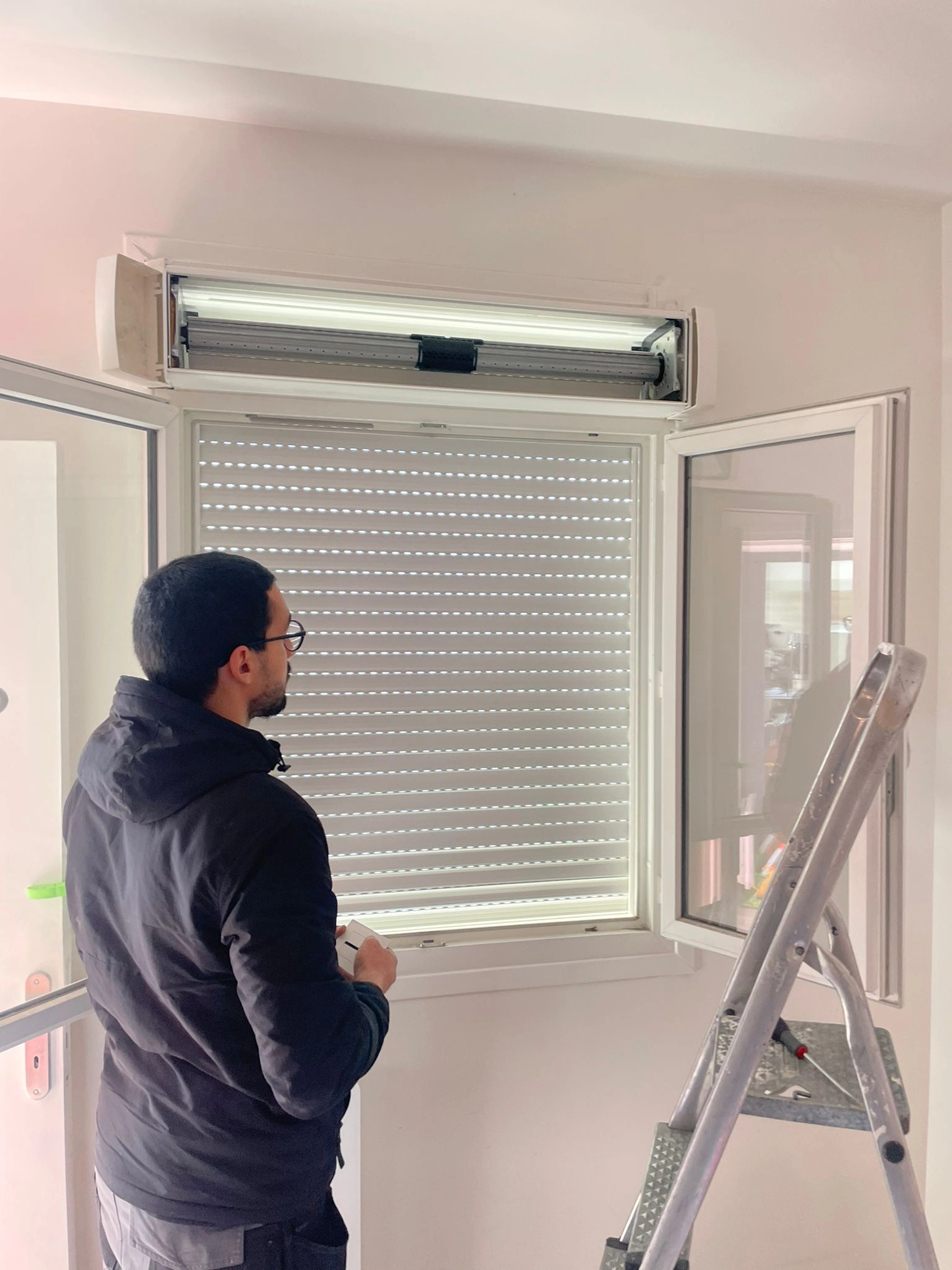 Volet roulant électrique bloqué en position basse : Que faire ?