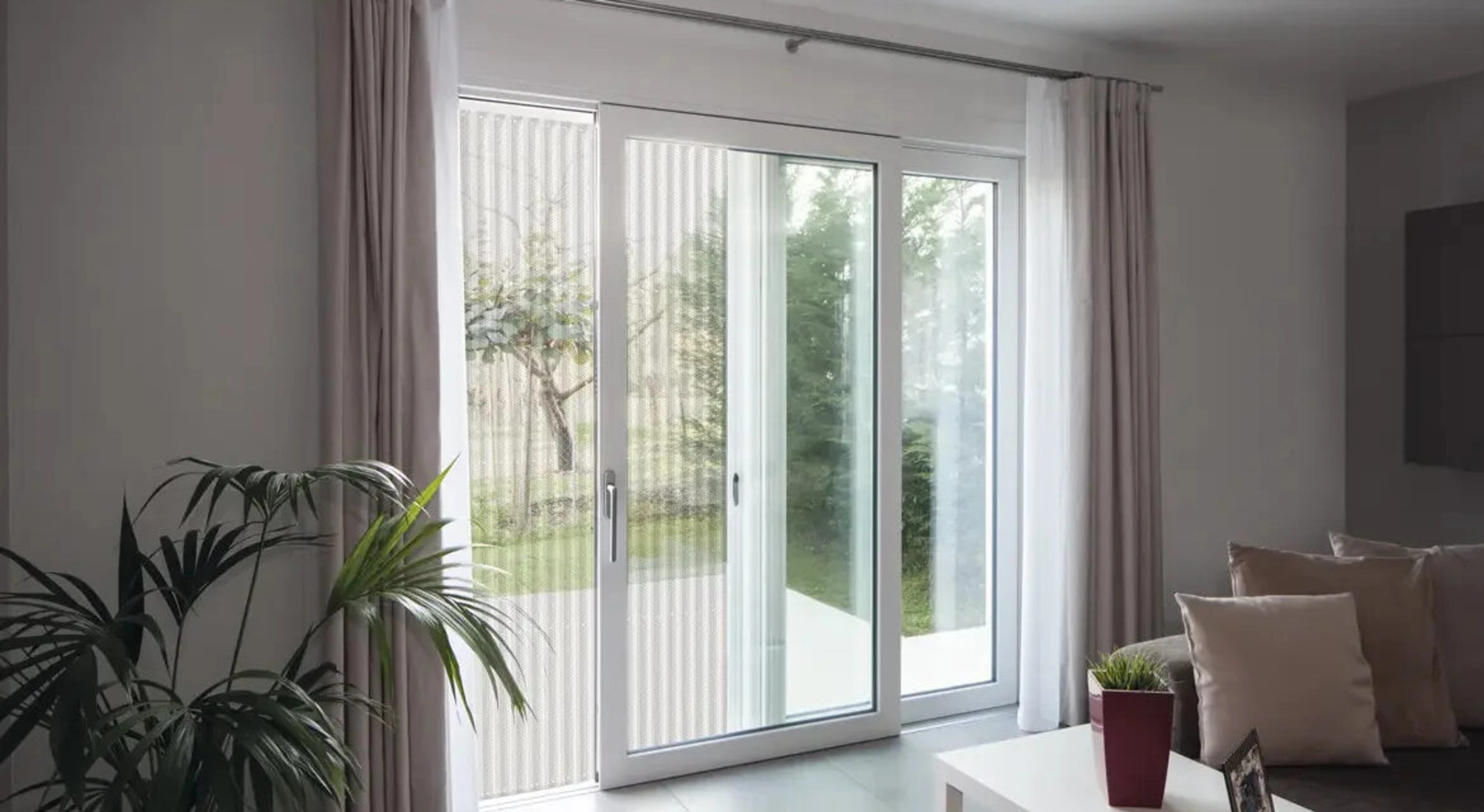 Comment réparer moustiquaire coulissante ?