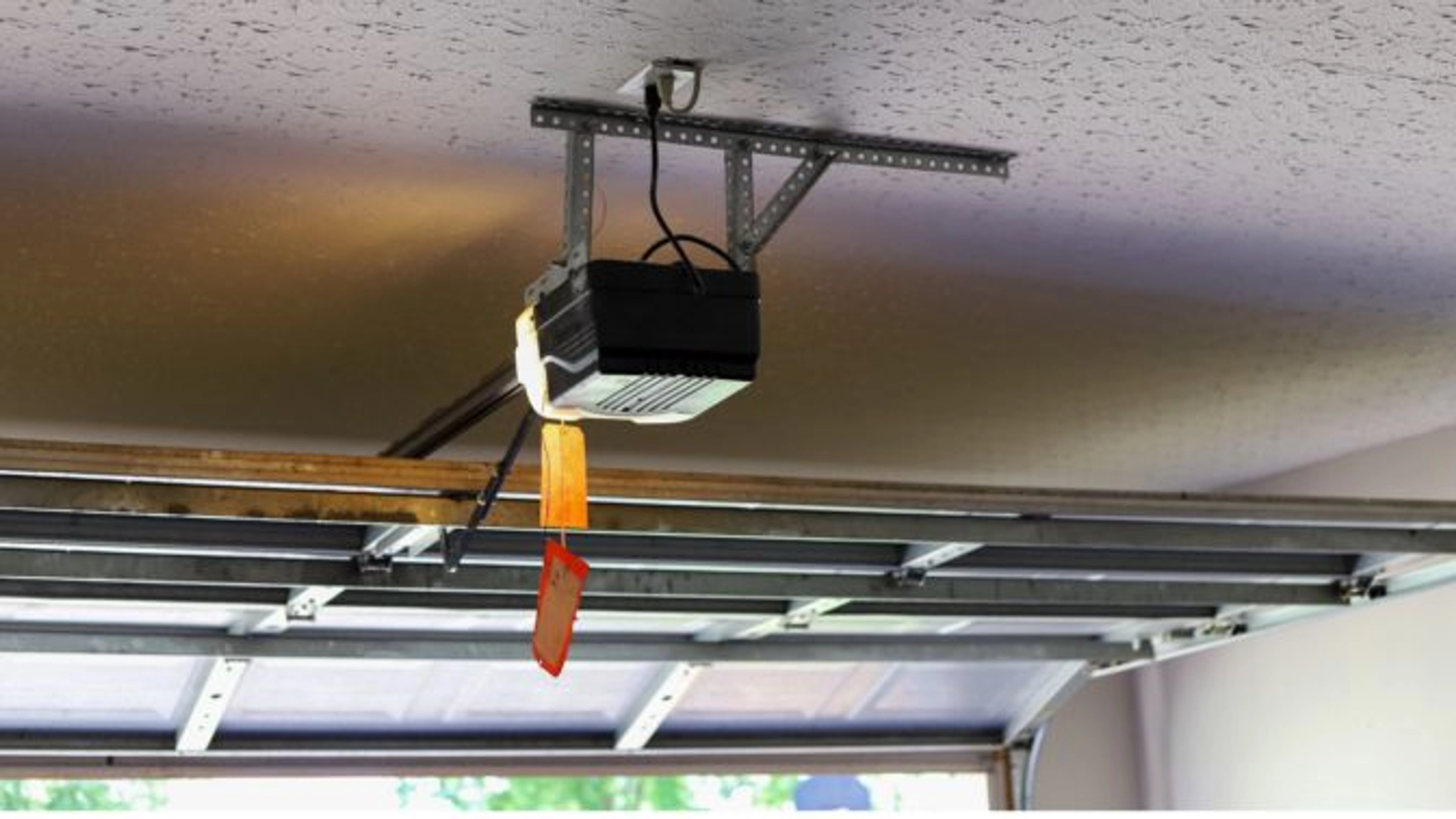 Top de meilleures marques de moteurs de portes de garage