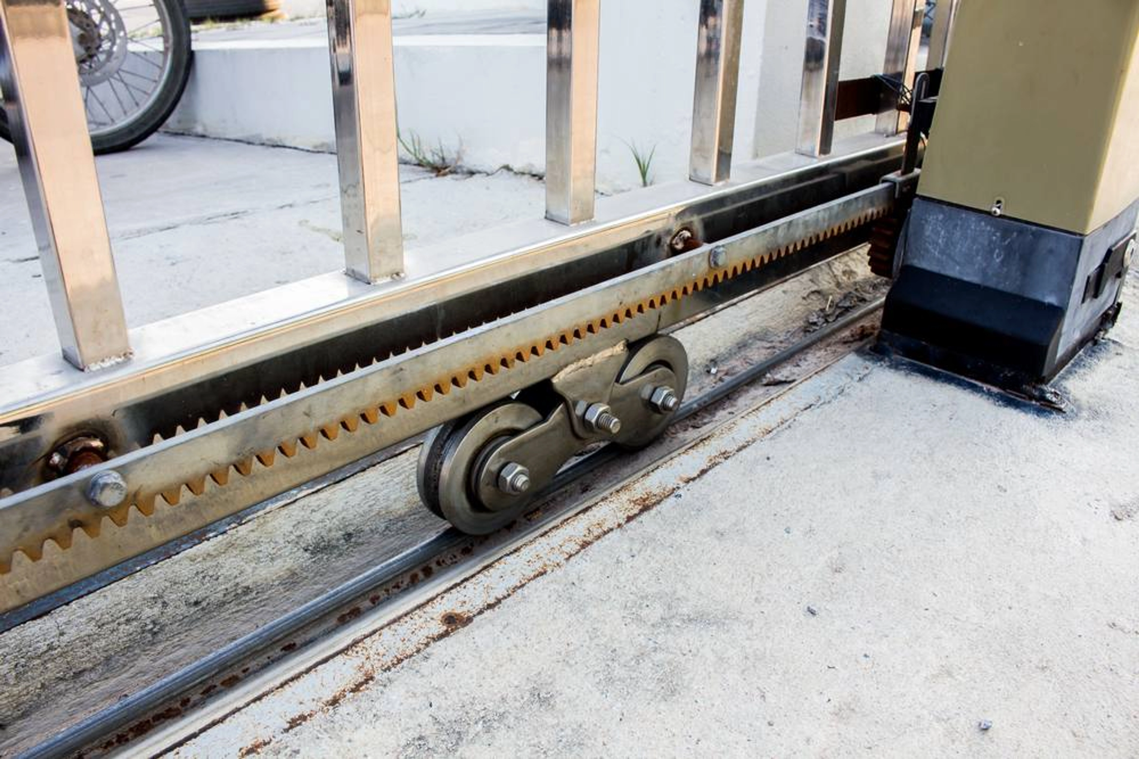 Approfondir le schéma branchement digicode portail