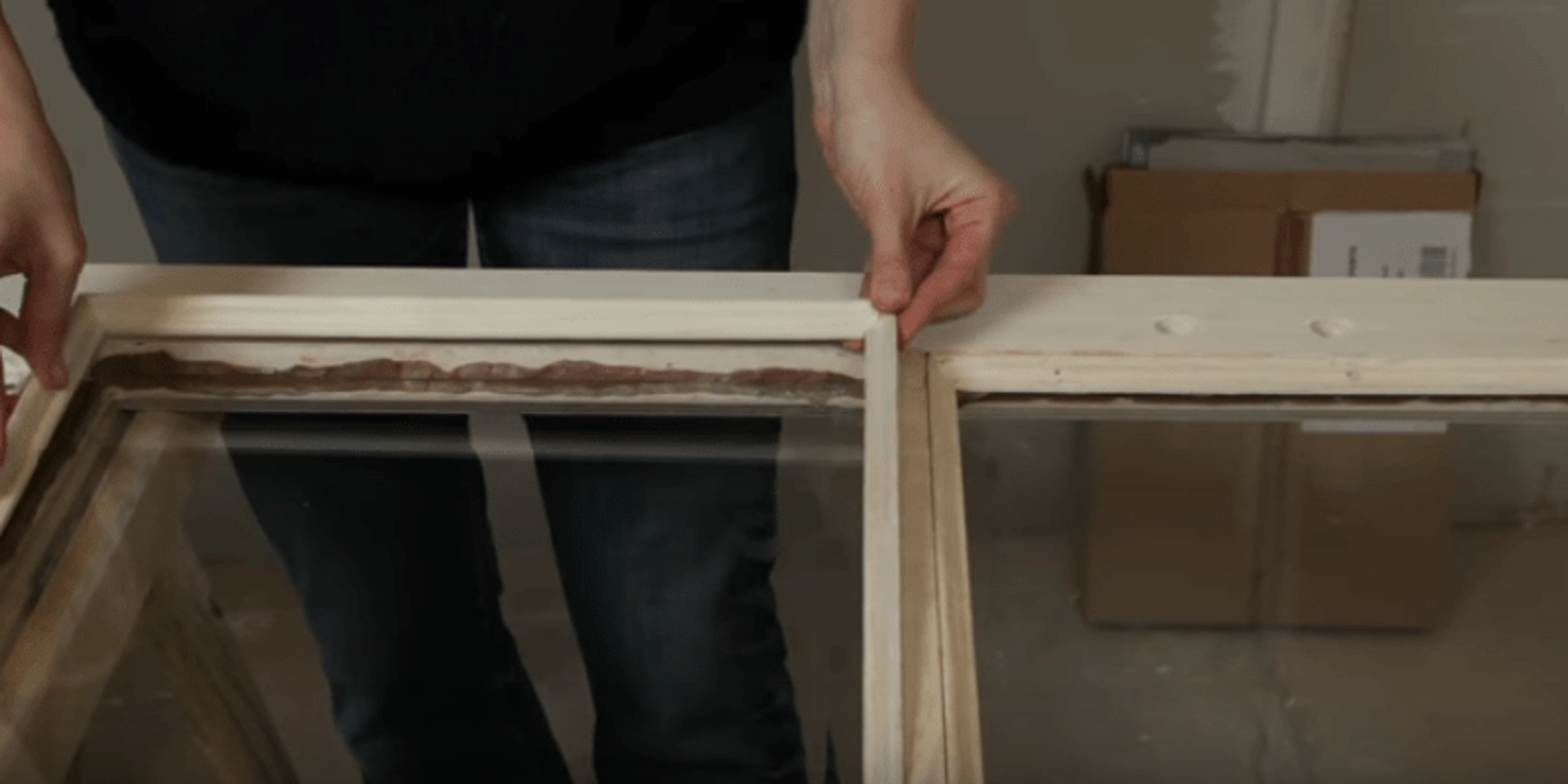 Remplacer une vitre de porte en bois : le guide complet