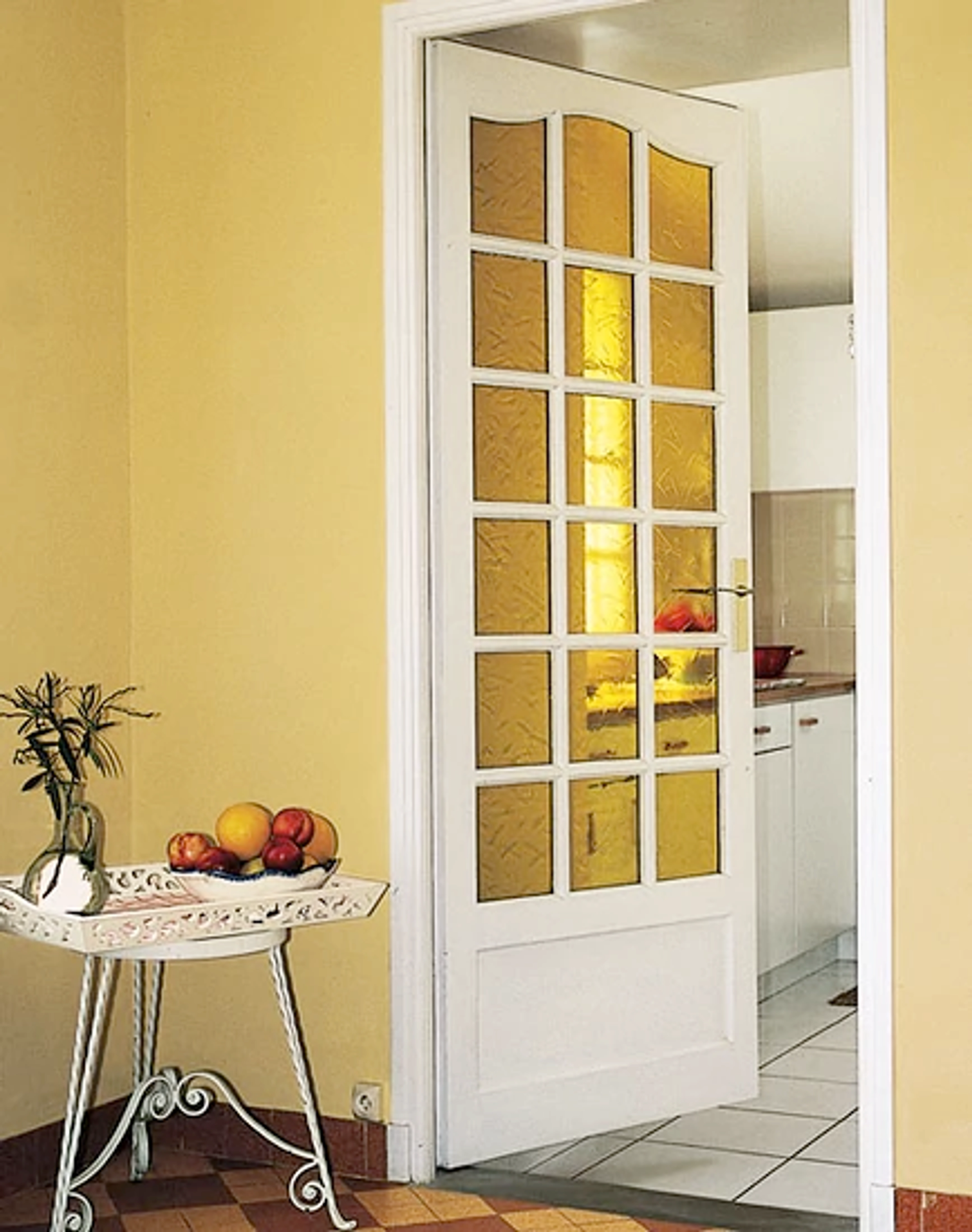 Remplacer une vitre de porte en bois : le guide complet