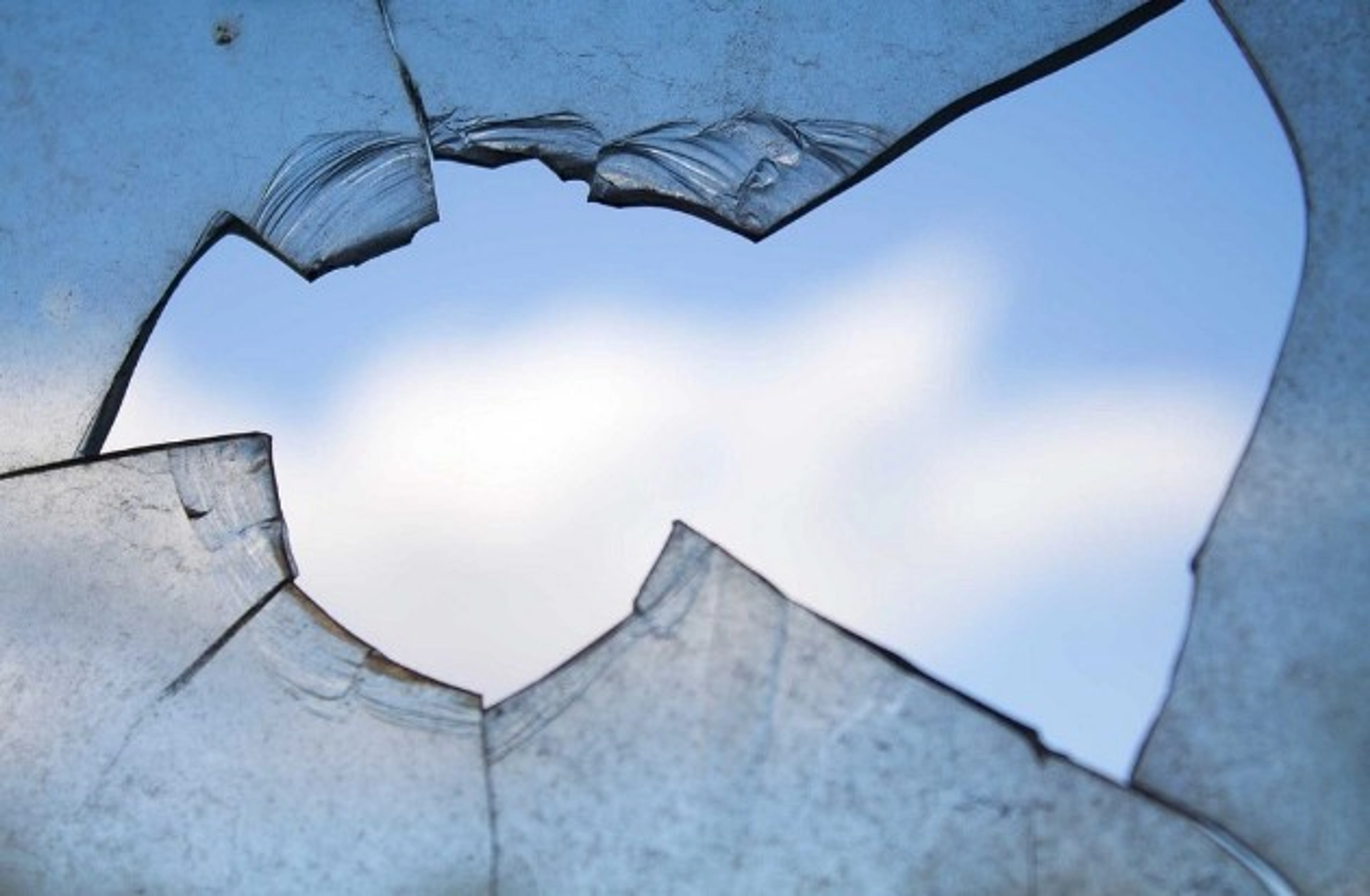 Que couvre l’assurance en cas de vitre véranda cassée ?