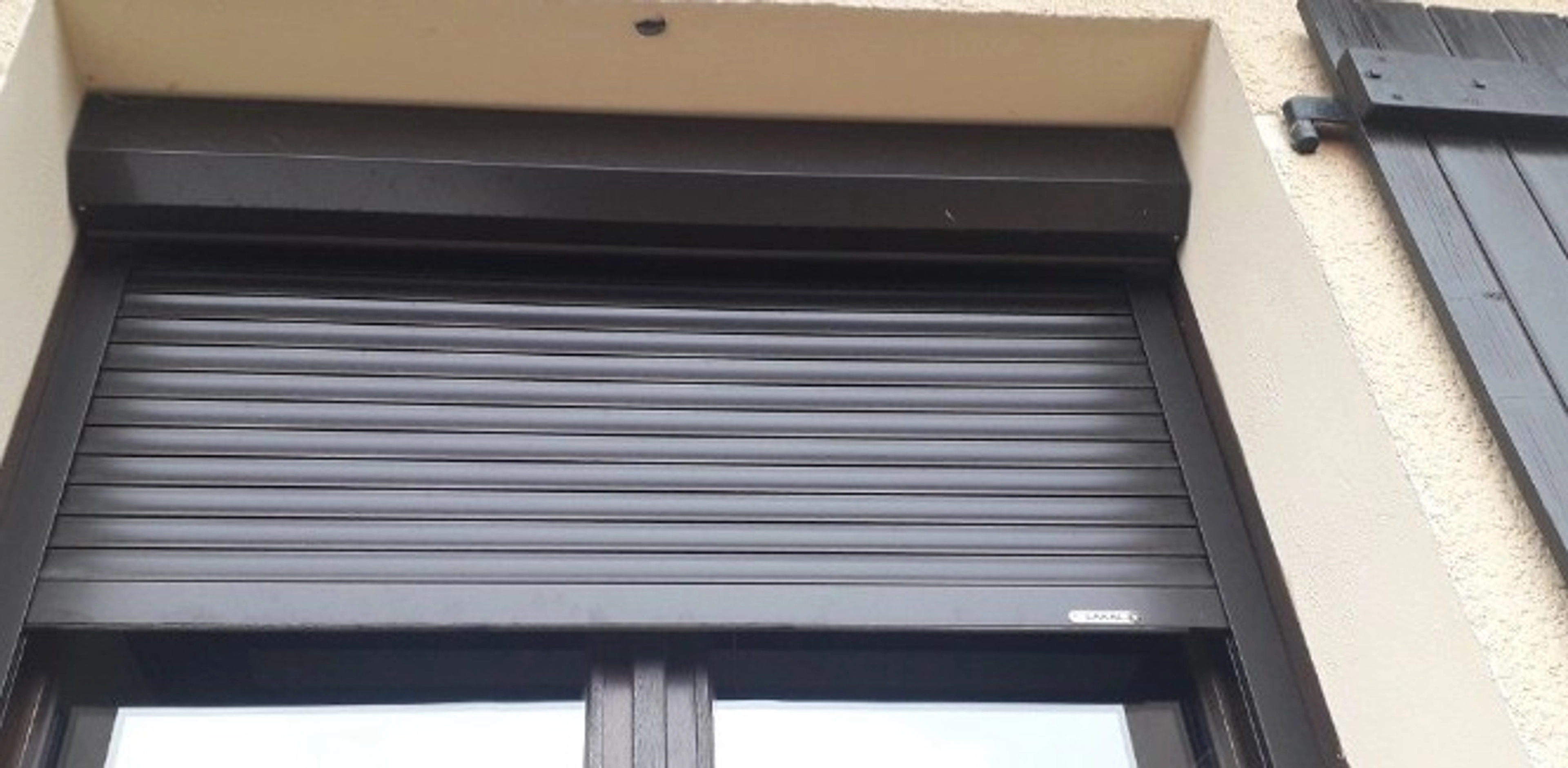 Prix changement moteur volet roulant : combien ça coûte en 2026 ?