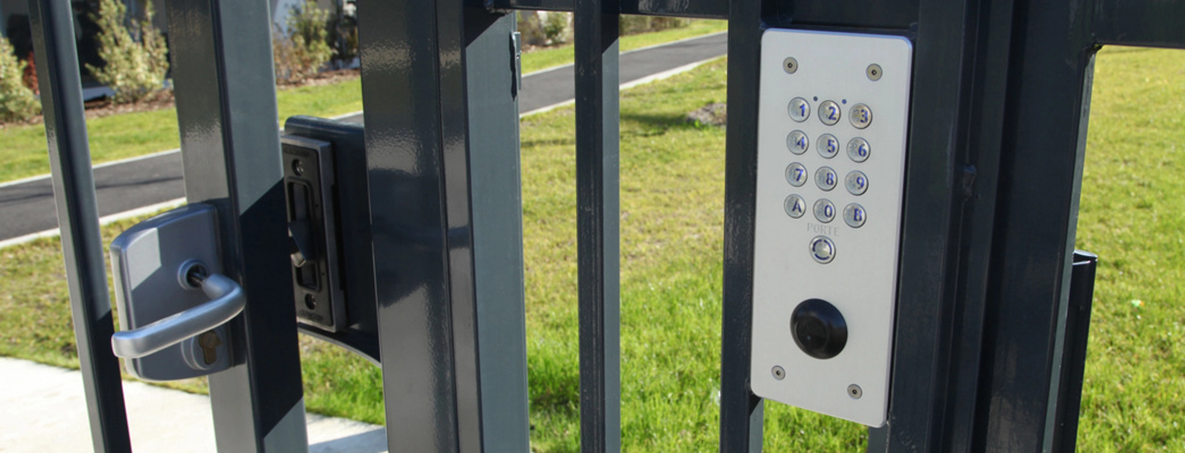 Approfondir le schéma branchement digicode portail