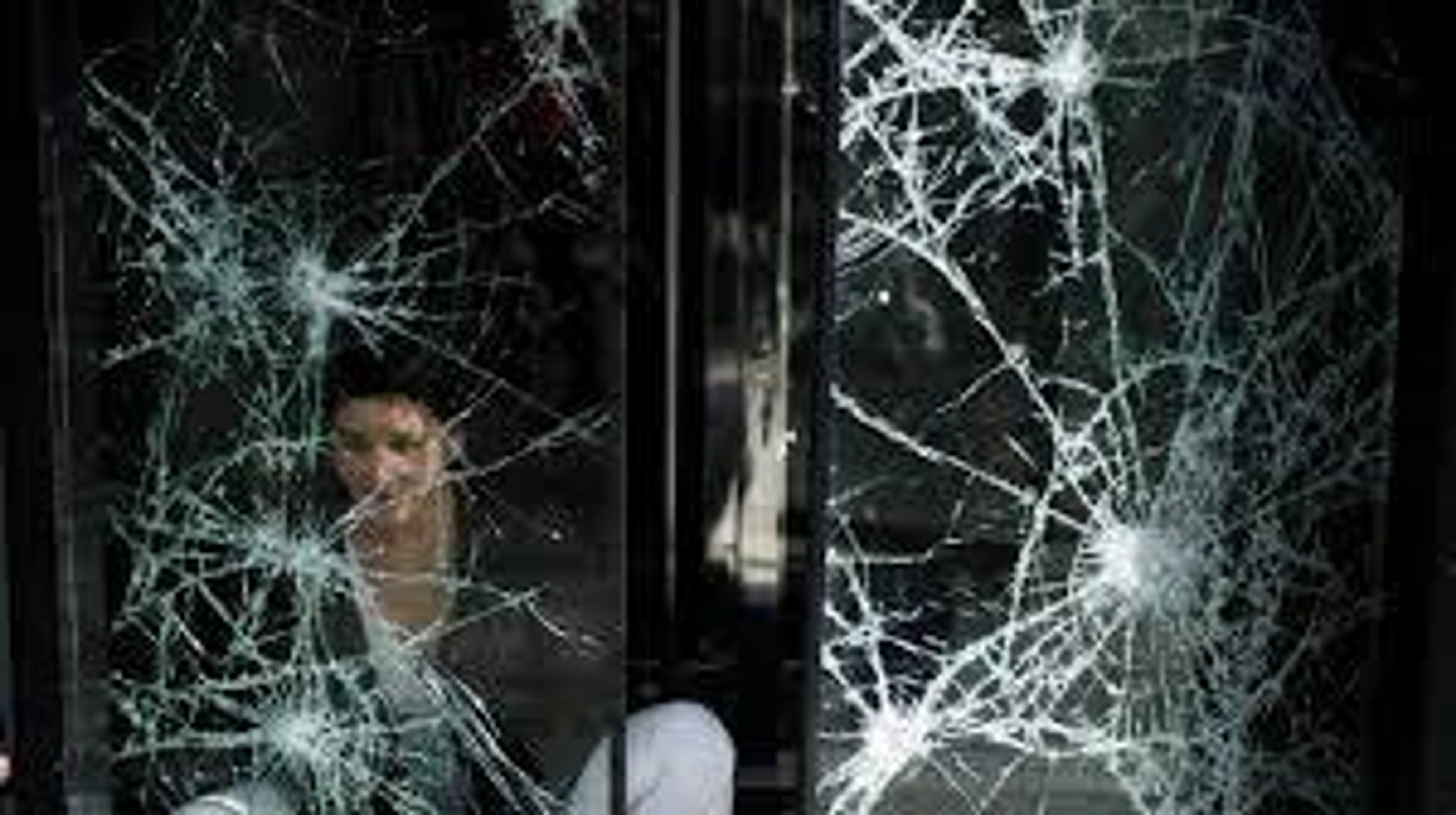 Gilets Jaunes : Réparez vos vitrines cassées !