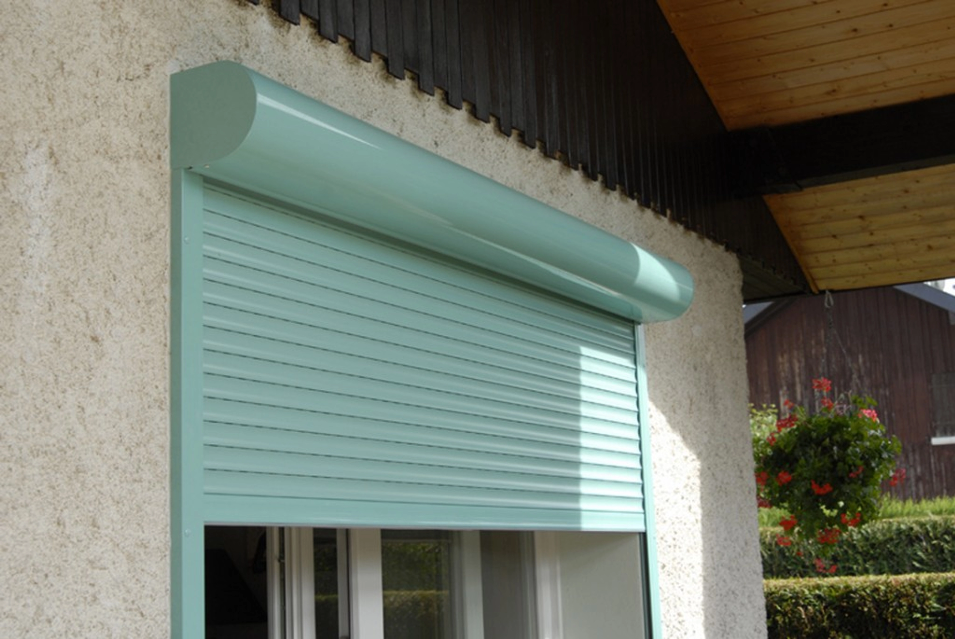 Peut-on poser un volet roulant sans autorisation ?