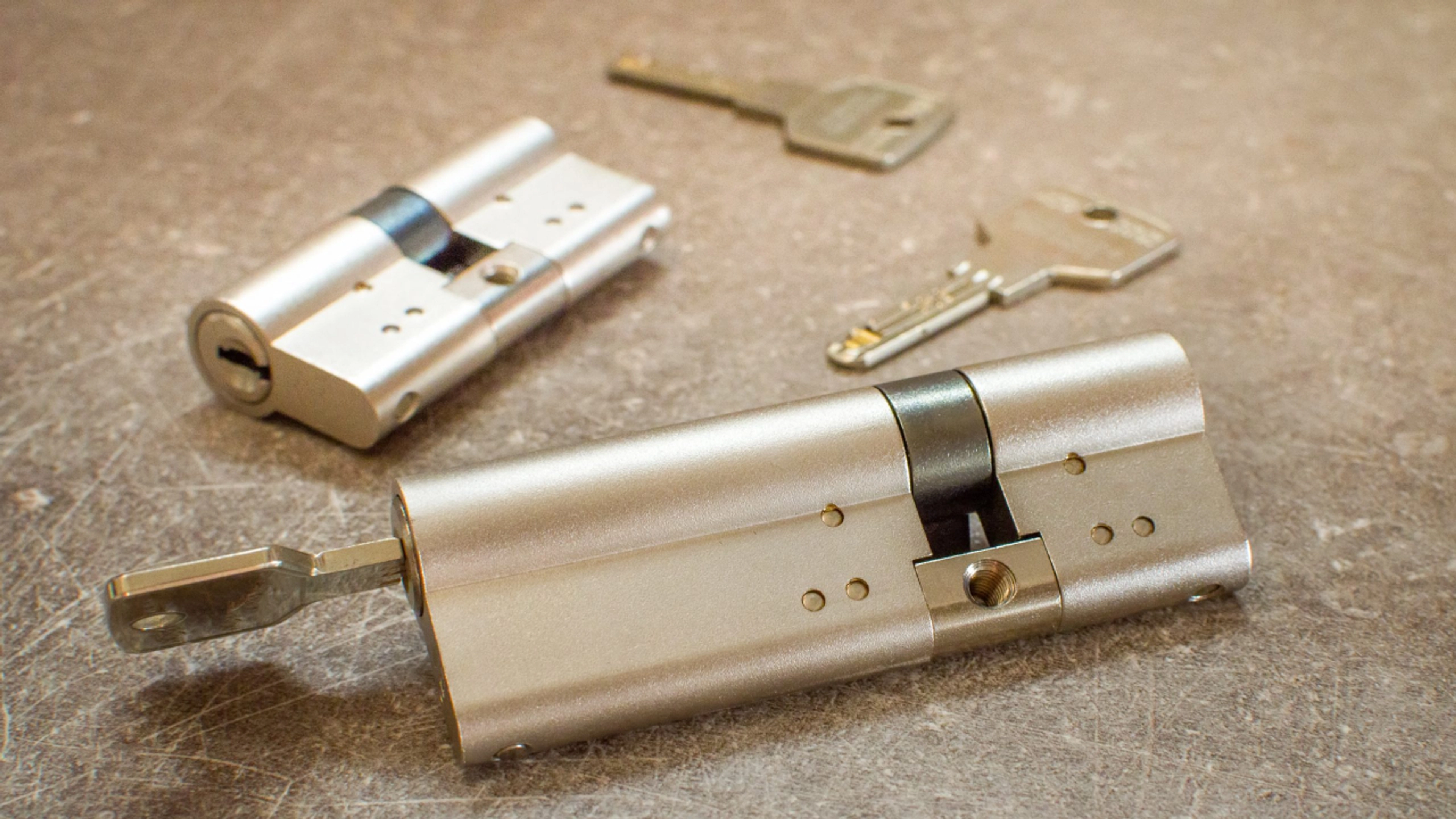 Pourquoi faut-il démonter un barillet de porte ?